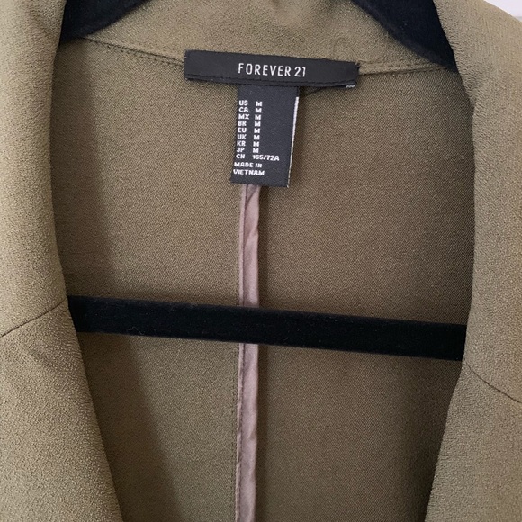 Romper - Picture 2 of 4